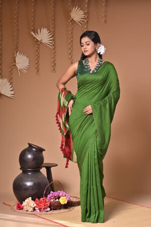 Pure Mul Cotton Handloom Saree – Green with Contrasting Striped Pallu